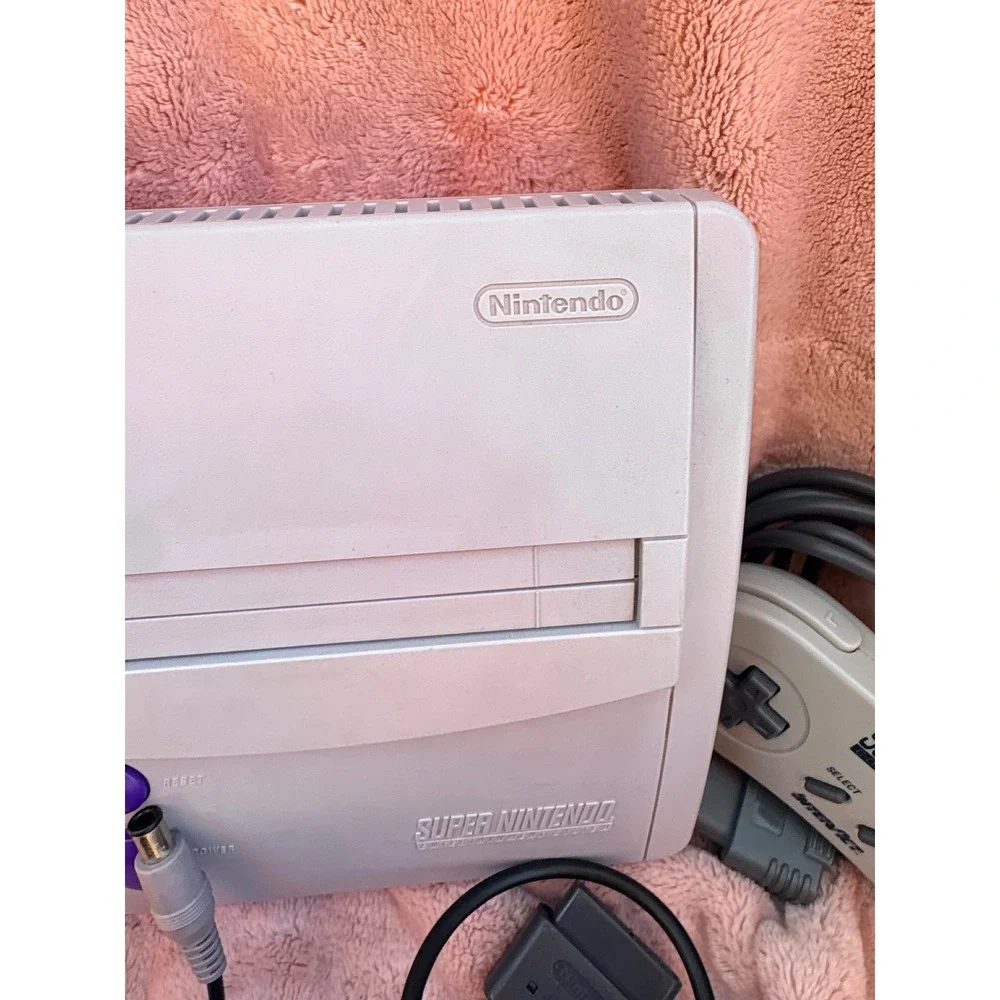 Nintendo SNES Super Nintendo Console SNS-101 2 Controllers AC Adapter TESTED